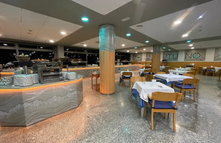 Restaurants - 11