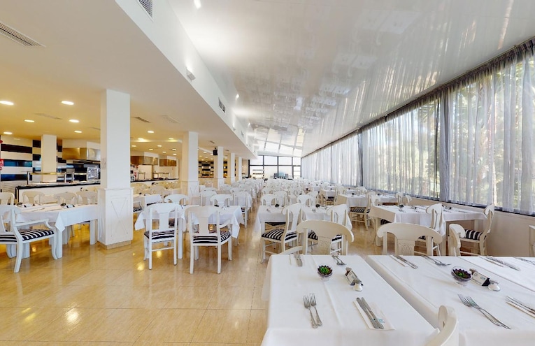 Restaurants - 8