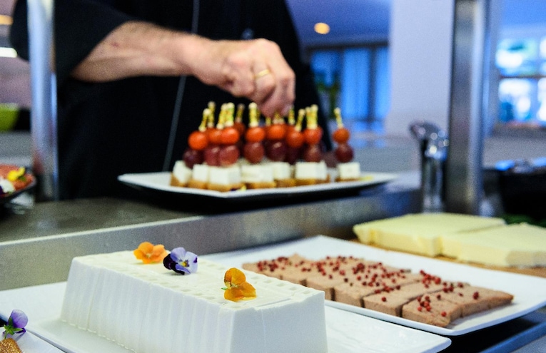 Restaurants - 7