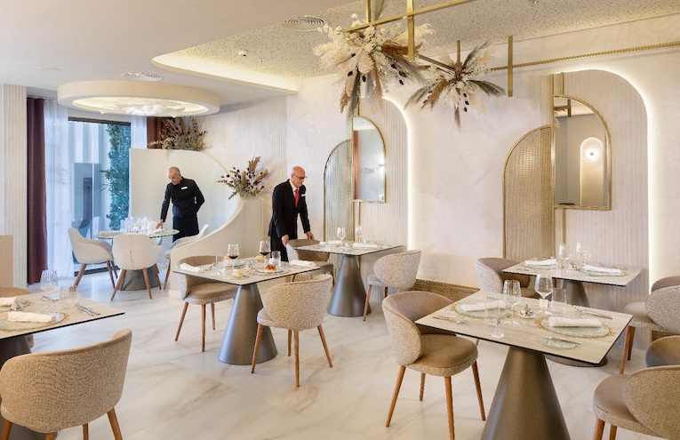 Restaurants - 7