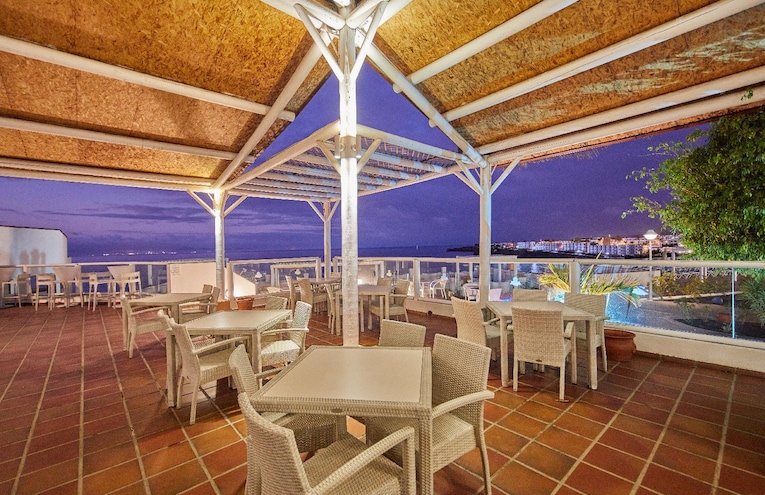Restaurants - 7