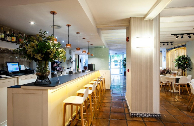 Restaurants - 4