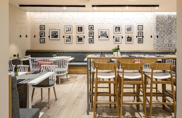 Restaurants - 10