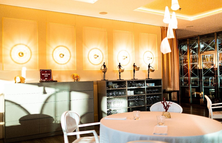 Restaurants - 4