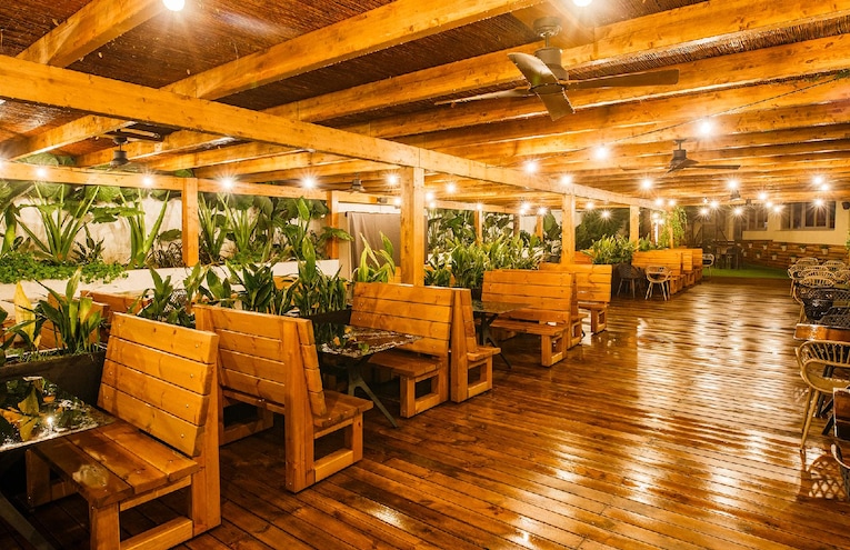 Restaurants - 7