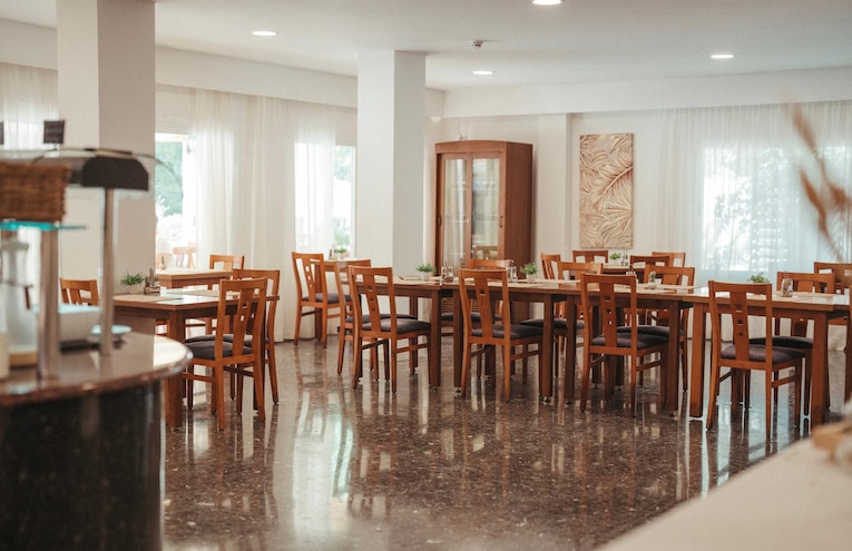 Restaurants - 4