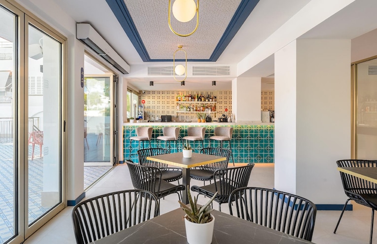 Restaurants - 4