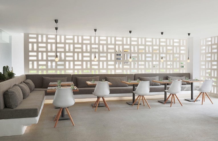 Restaurants - 6