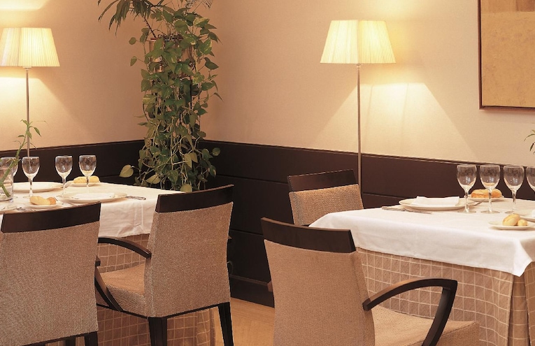 Restaurants - 4
