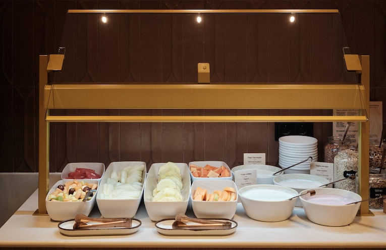 Restaurants - 16