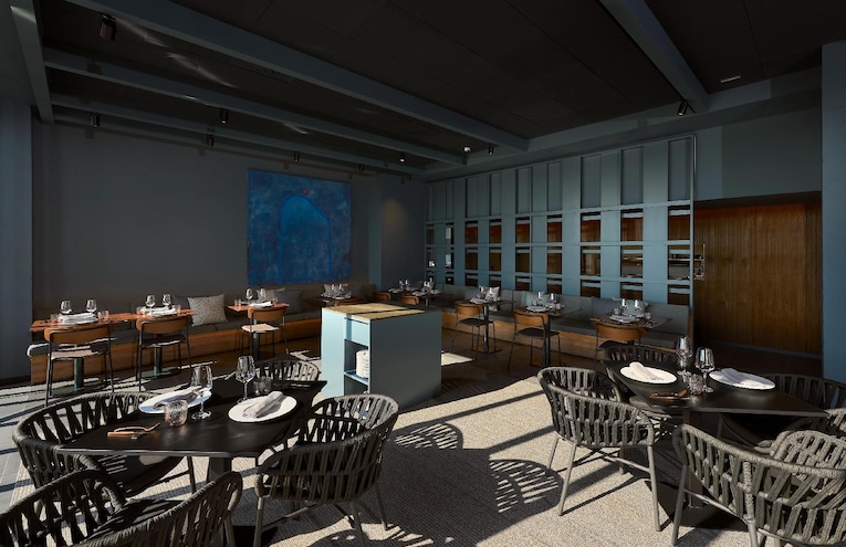 Restaurants - 17