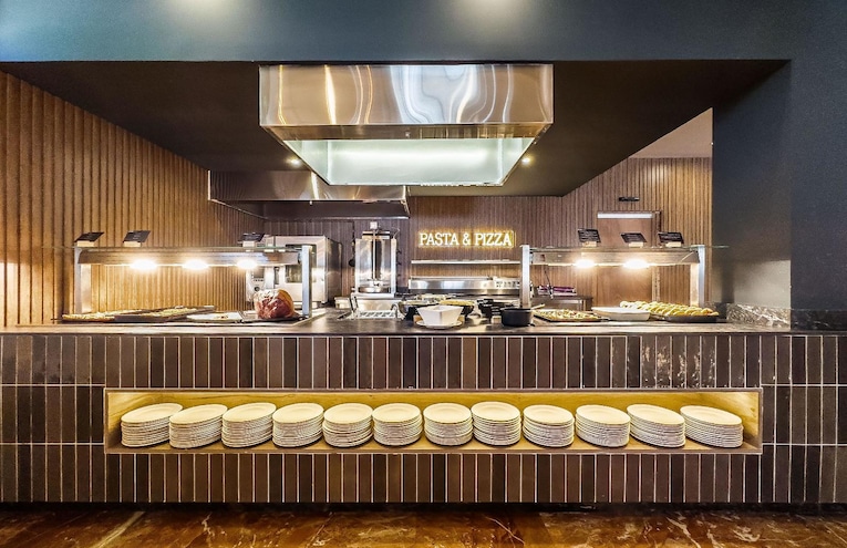 Restaurants - 11