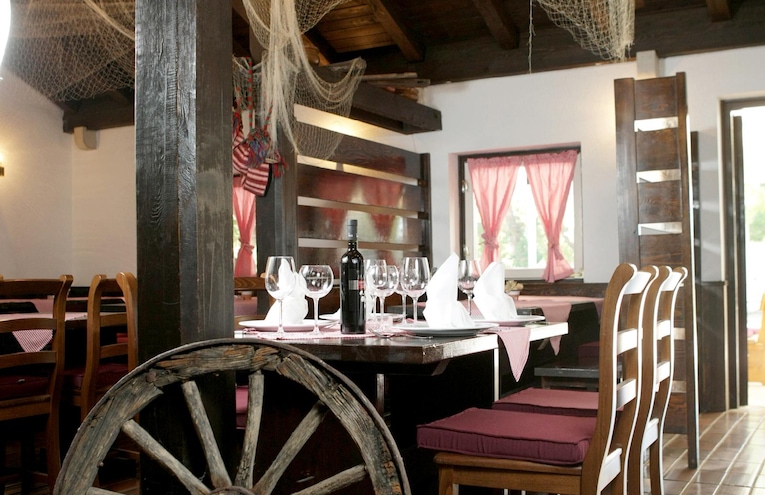 Restaurants - 4