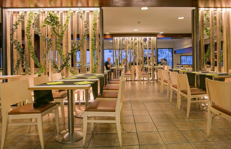 Restaurants - 9