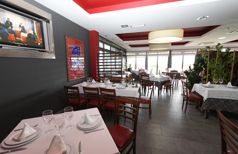 Restaurants - 4