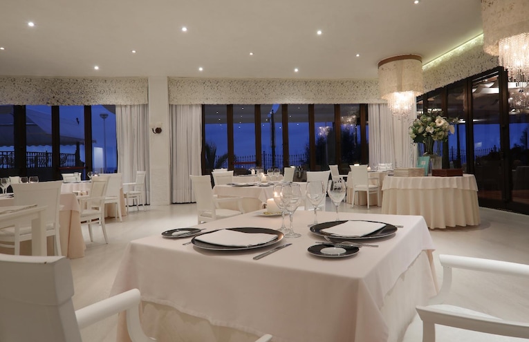 Restaurants - 4