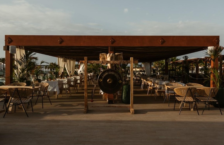 Restaurants - 11