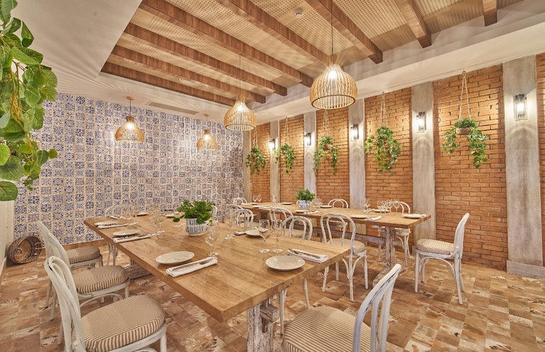 Restaurants - 8