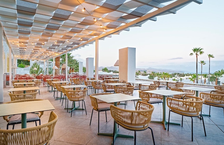 Restaurants - 8