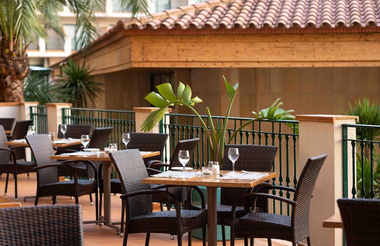 Restaurants - 7