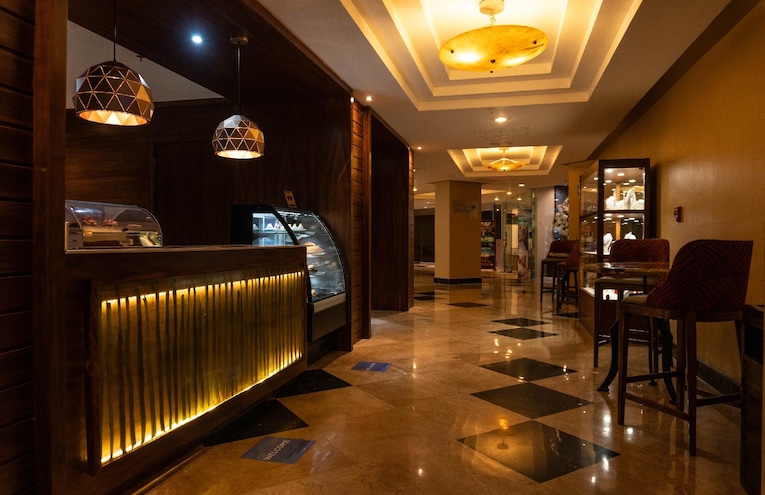Restaurants - 7