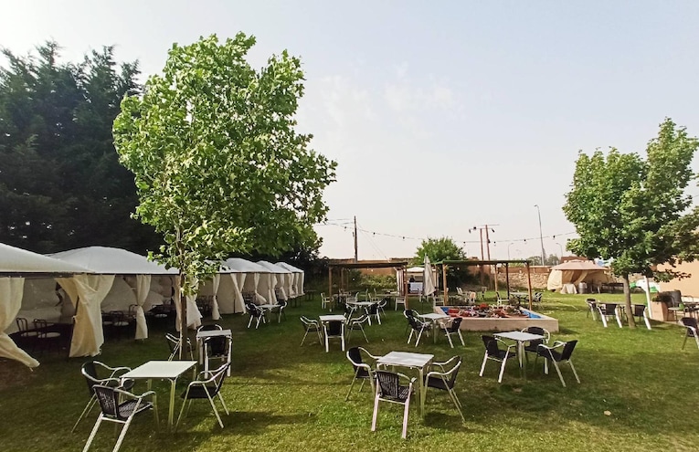 Restaurants - 10