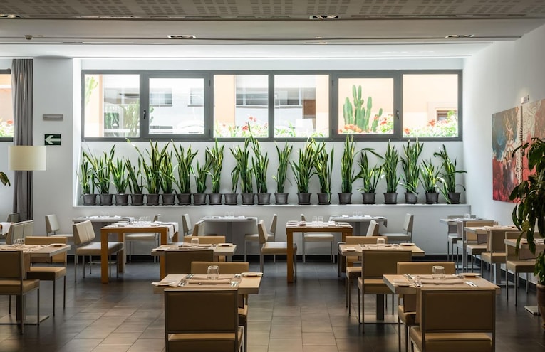 Restaurants - 6