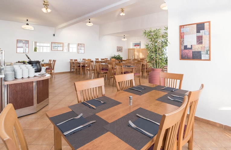 Restaurants - 4