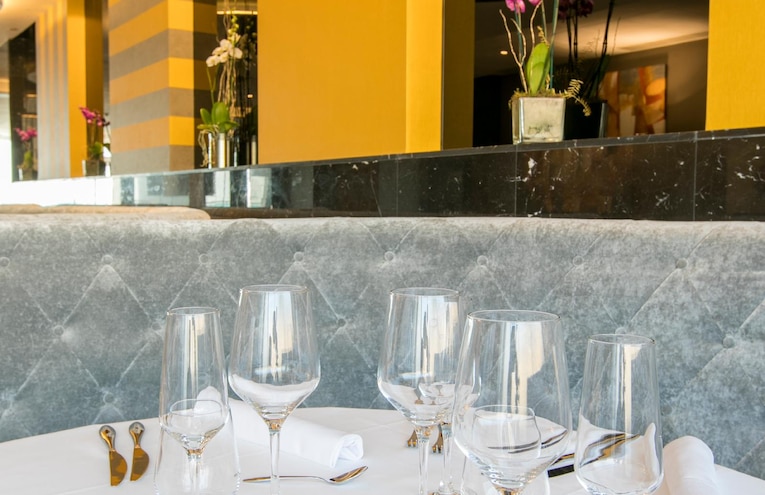 Restaurants - 10