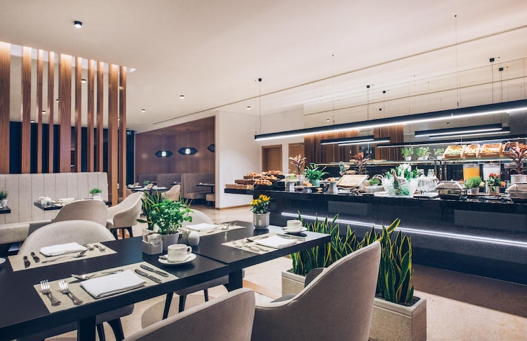Restaurants - 6