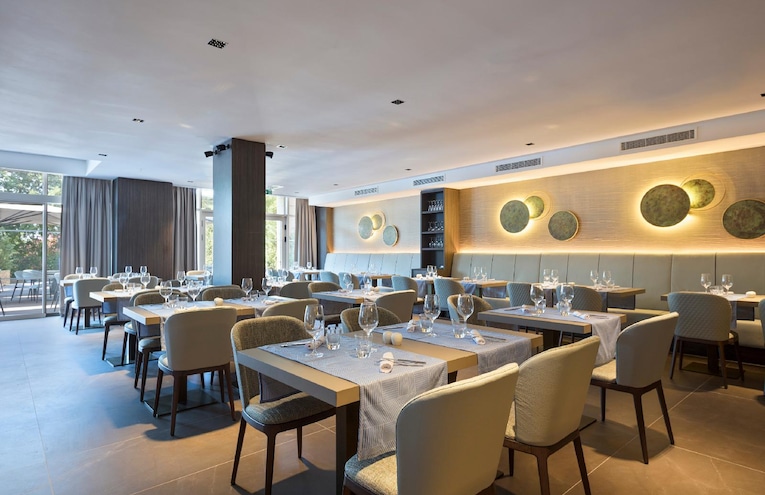 Restaurants - 4