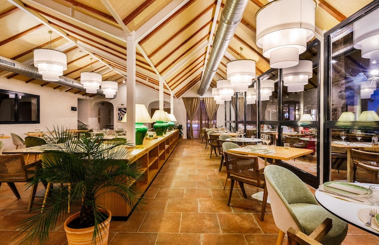 Restaurants - 6